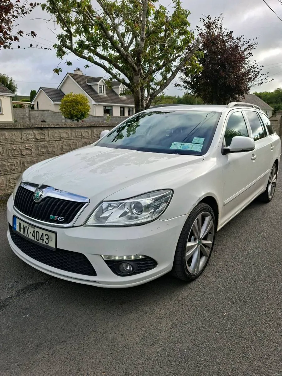 SKODA OCTAVIA VRS 2011 ESTATE - Image 2