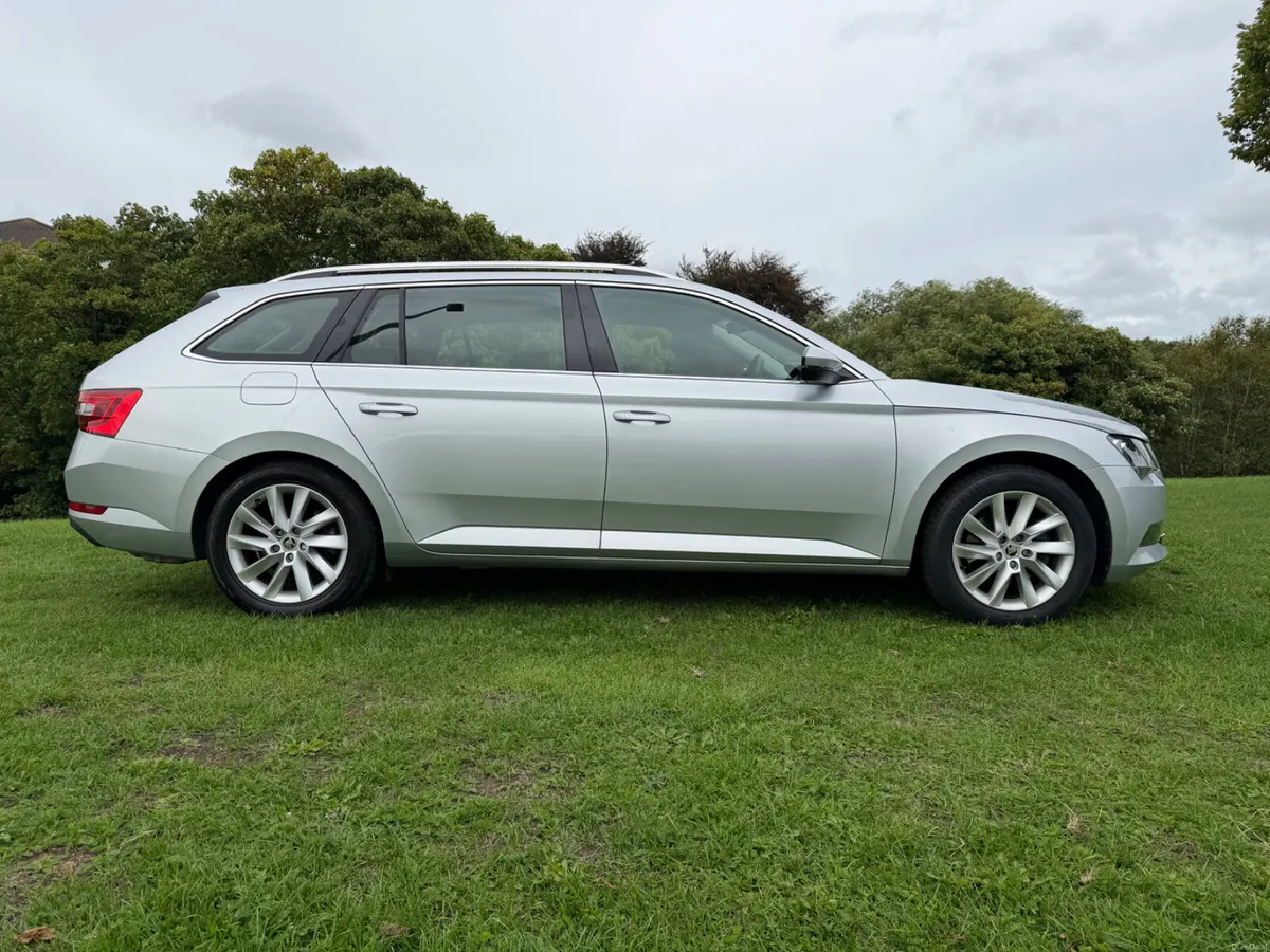 2019 Skoda Superb 1.5 TSI SE AUTOMATIC ESTATE - Image 3
