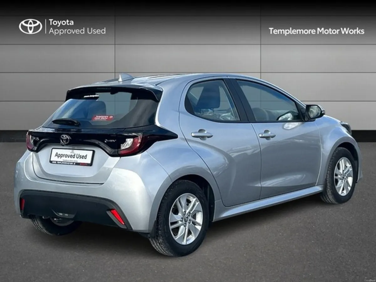 Toyota Yaris 1.5 - Image 2