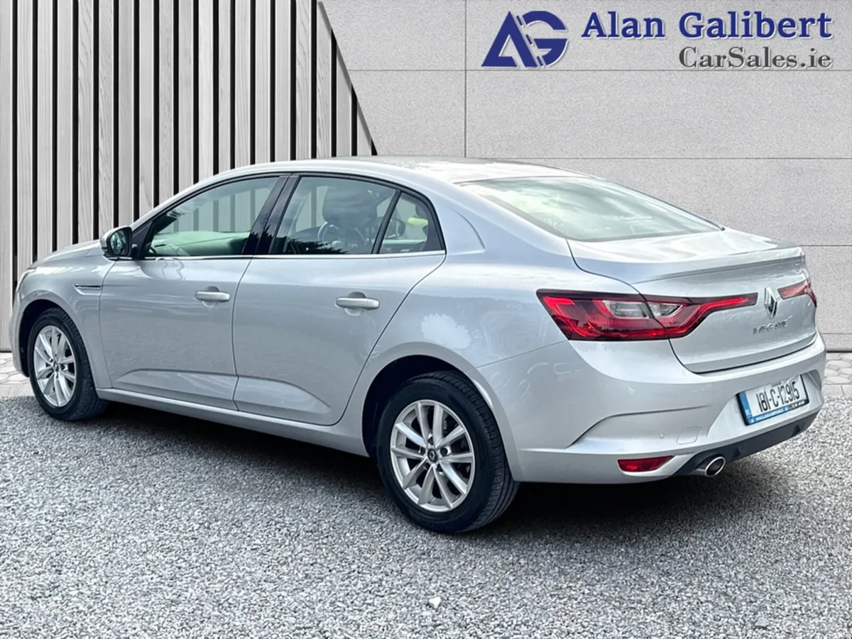 Renault Megane GRAND COUPE DYNAMIQUE - Image 2