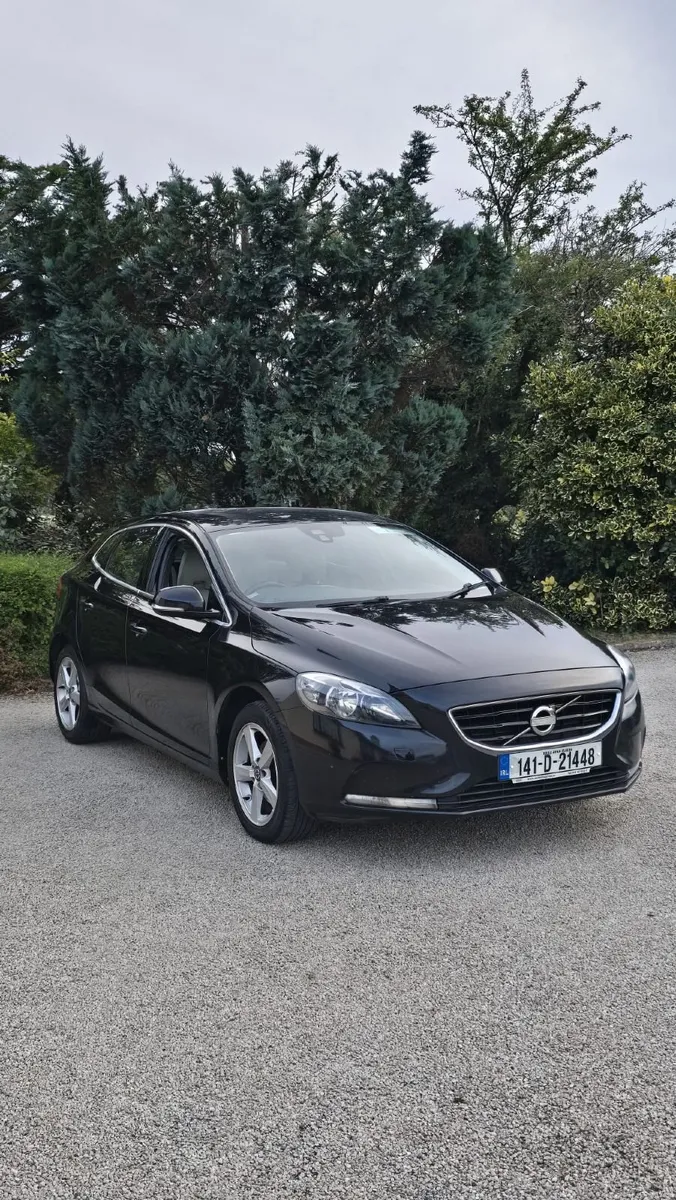 Volvo V40 2014 €6400 - Image 1