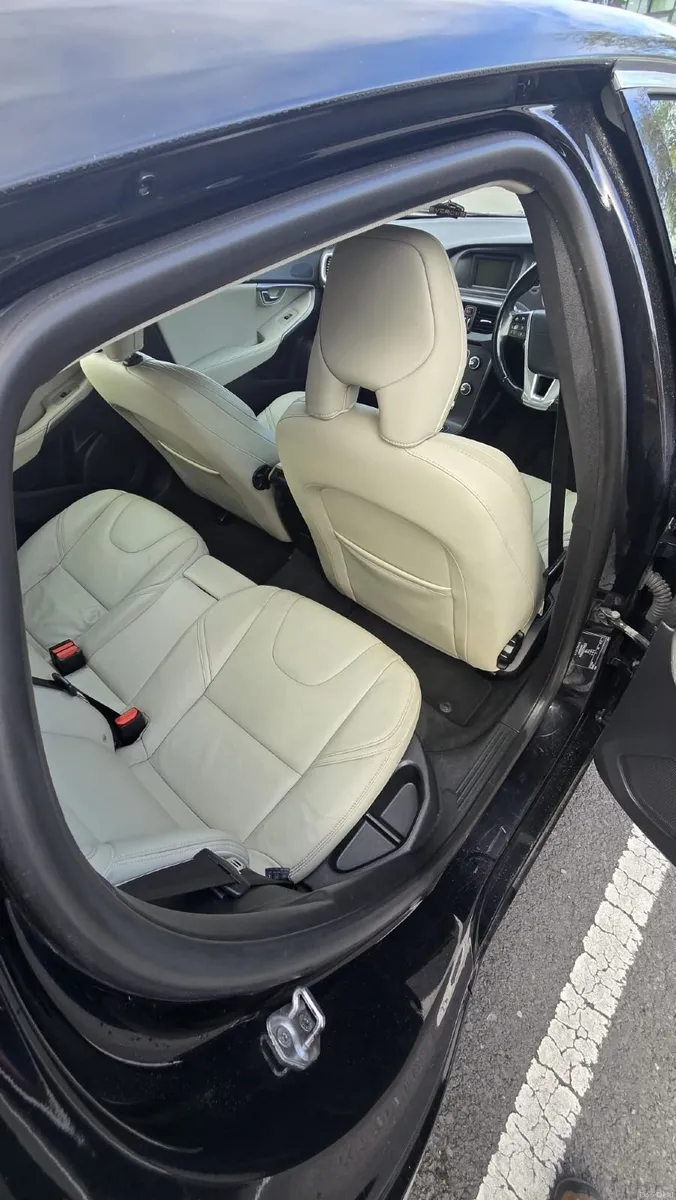 Volvo V40 2014 €6400 - Image 6