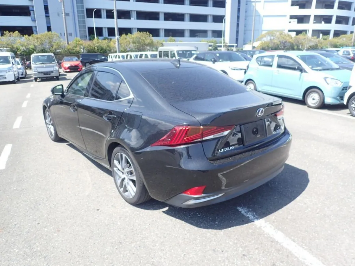 Lexus IS Hybrid Premium Automatic Saloon - Image 3