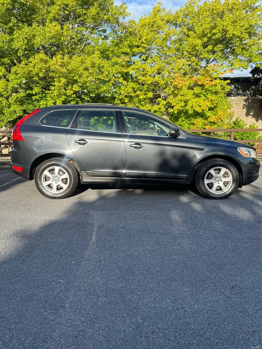 Volvo XC60 - Image 2
