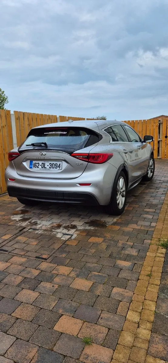 Infiniti Q30 2016 - Image 2