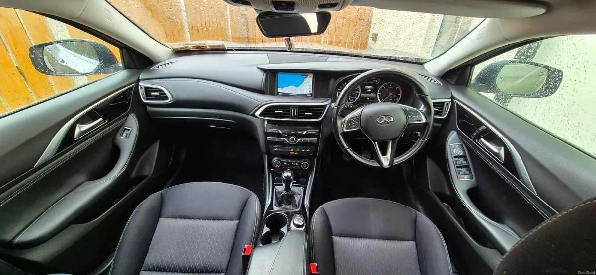 Infiniti Q30 2016 - Image 5