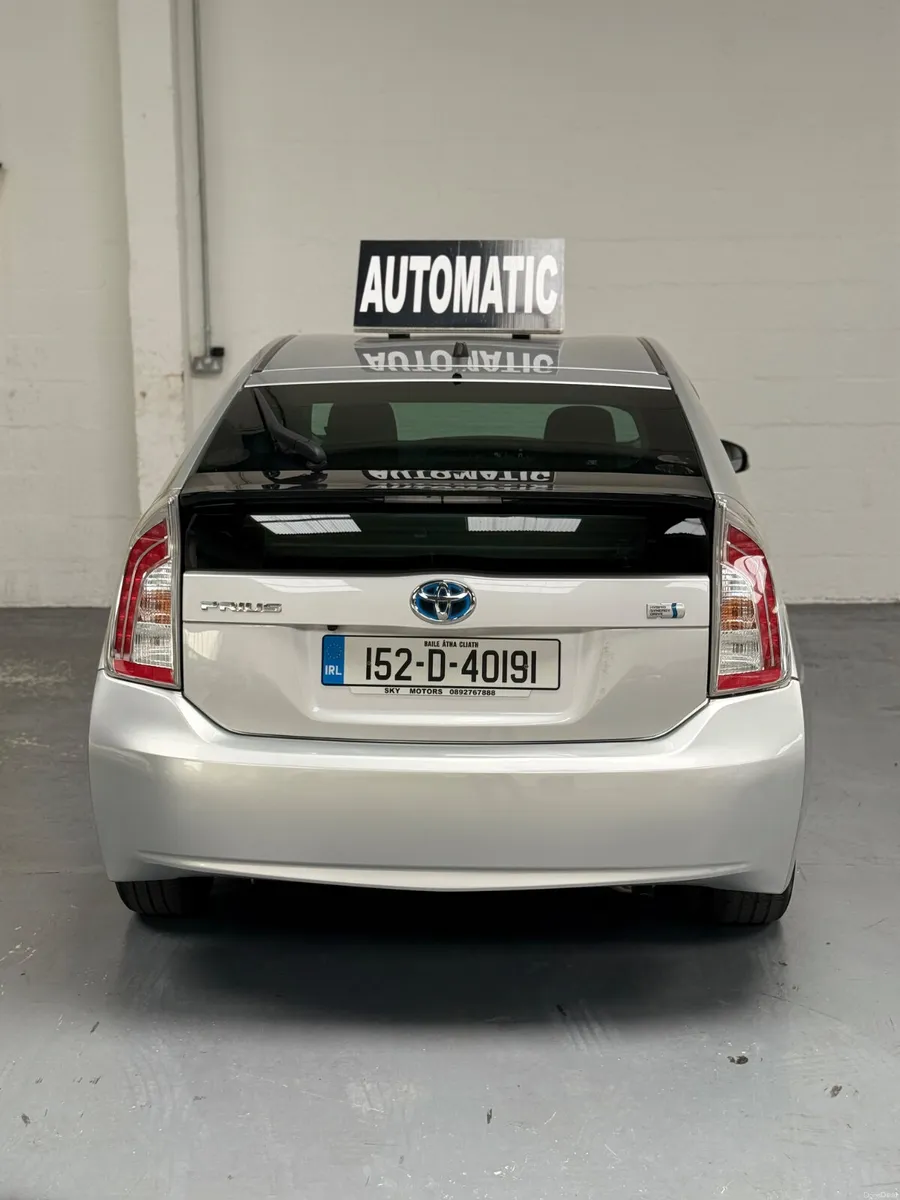 2015 Toyota Prius 1.8 Hybrid Automatic - Image 5