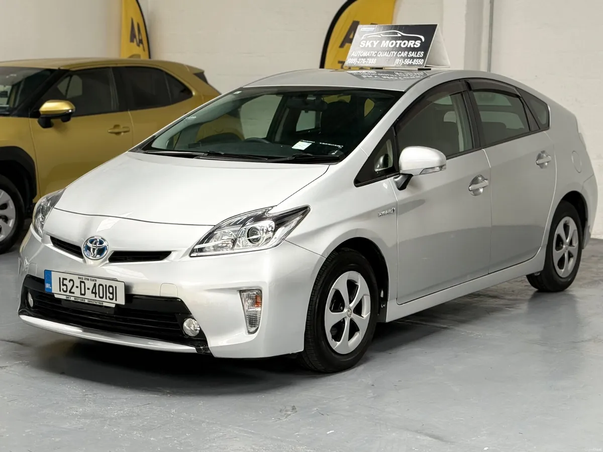 2015 Toyota Prius 1.8 Hybrid Automatic - Image 3