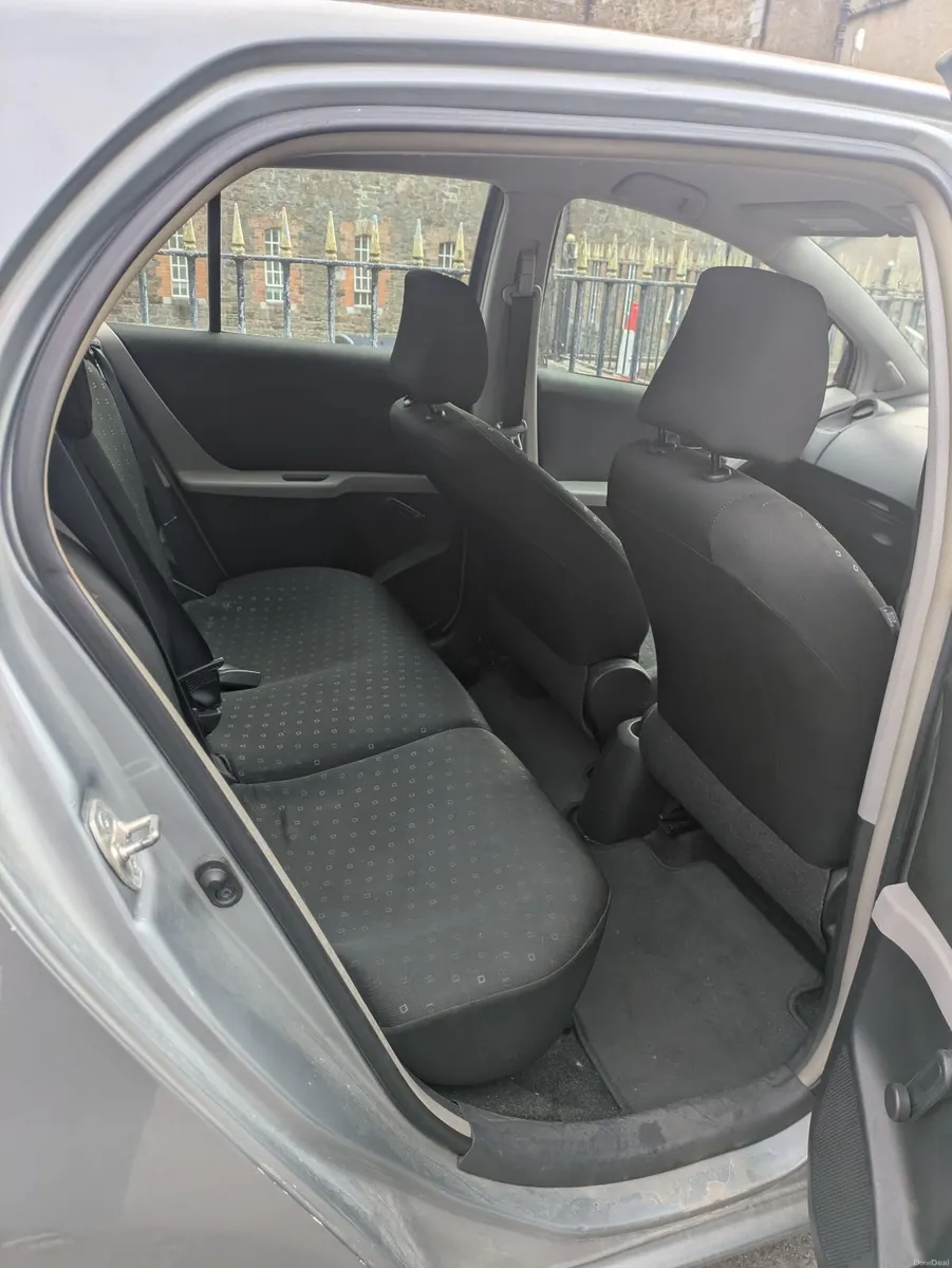 Toyota Yaris 2008 - Image 3