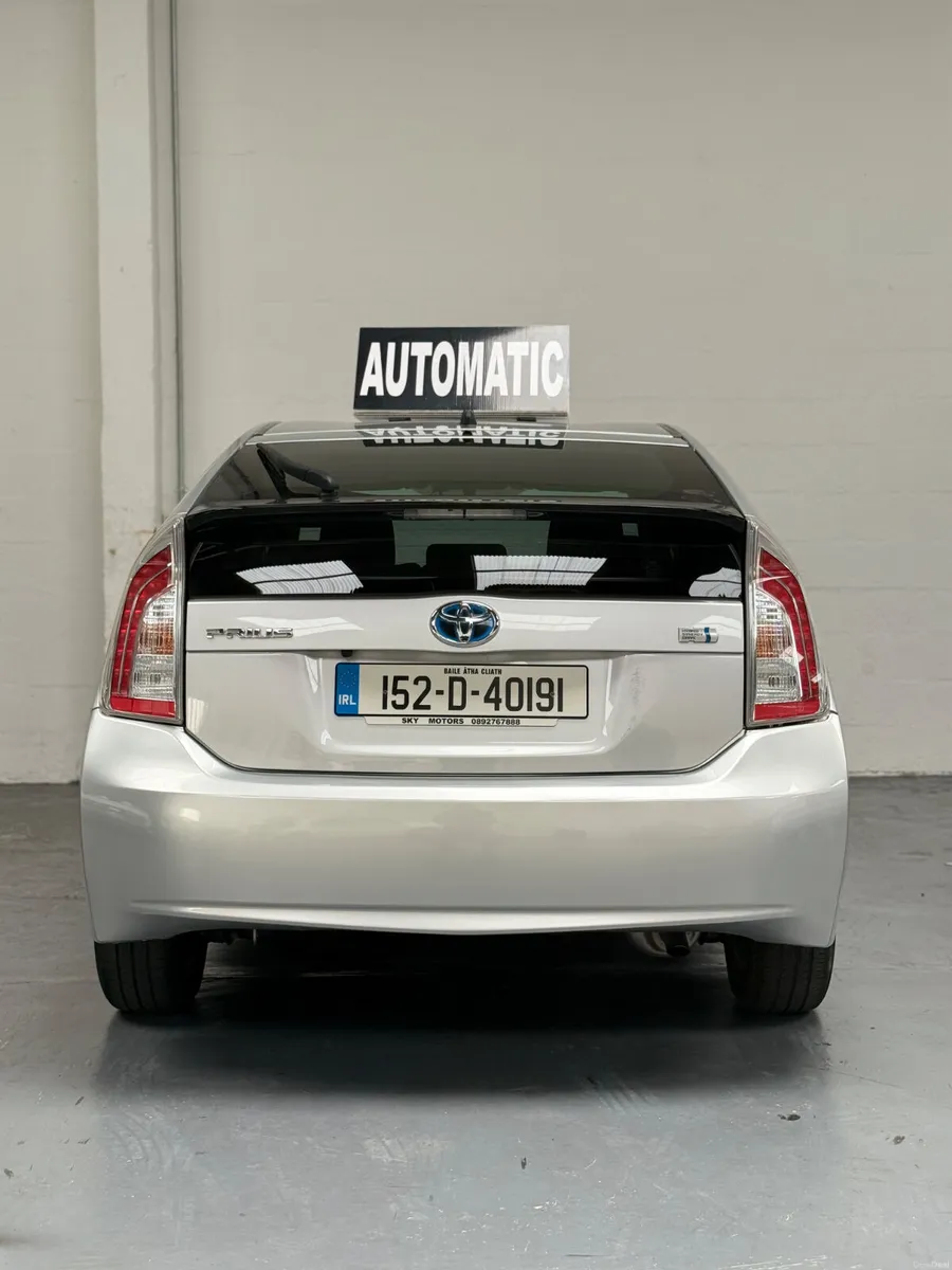 2015 Toyota Prius 1.8 Hybrid Automatic - Image 6