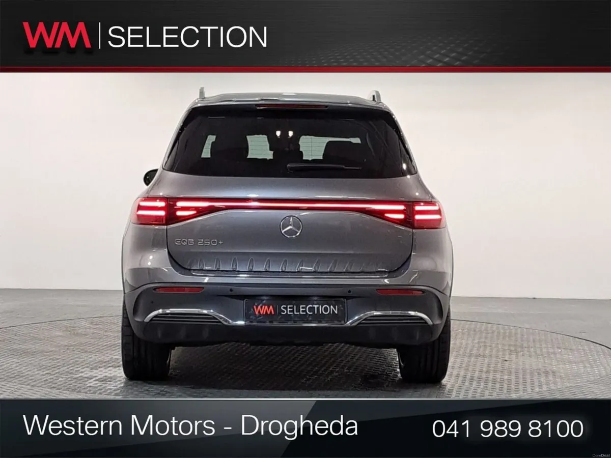 Mercedes-Benz EQB 250+  AMG Line Premium - Image 5