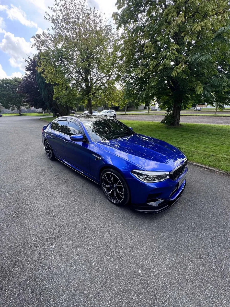BMW F90 M5 Exclusive Marina Bay Blu - Image 1