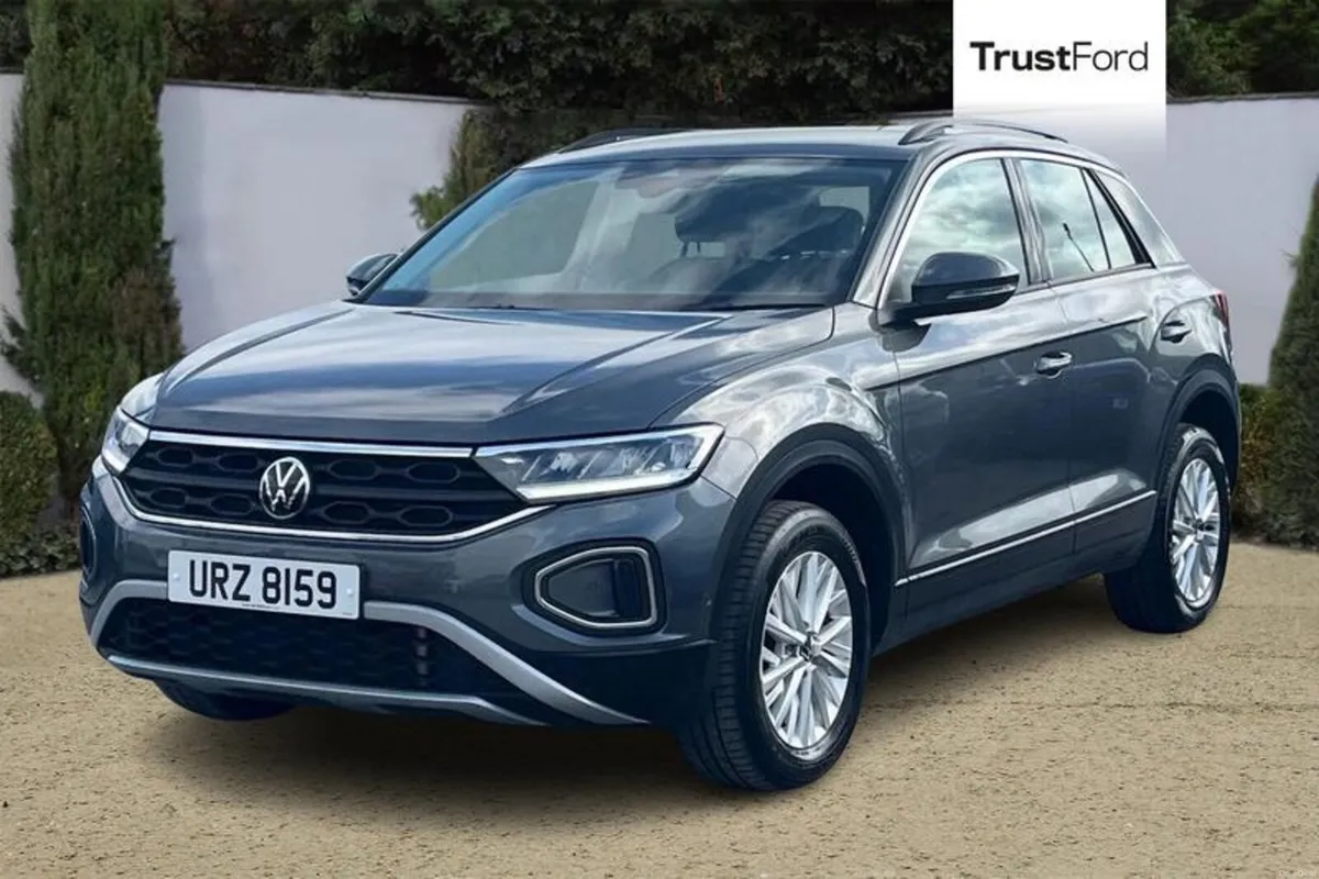 Volkswagen T-Roc 1.5 TSI Life 5dr **FRONT & REAR P - Image 5