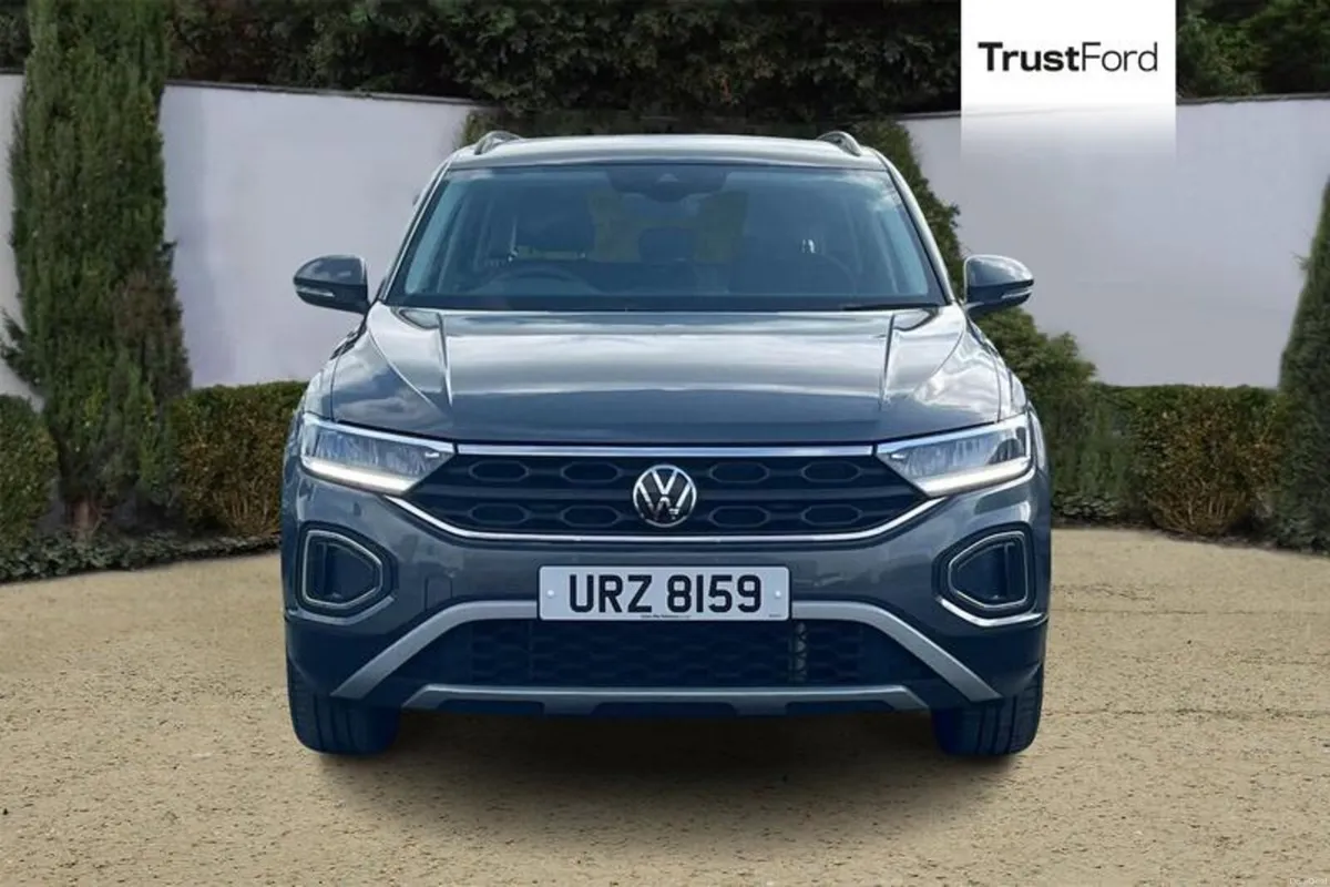 Volkswagen T-Roc 1.5 TSI Life 5dr **FRONT & REAR P - Image 6