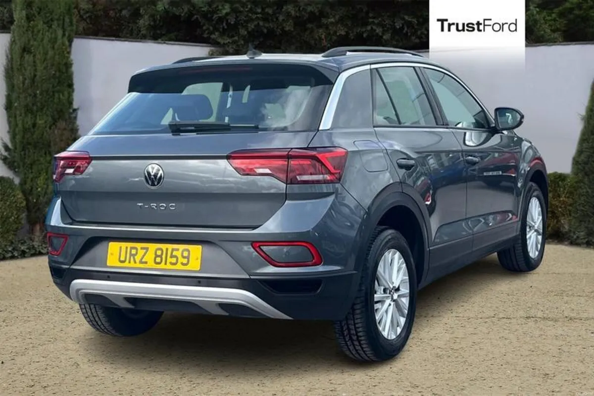 Volkswagen T-Roc 1.5 TSI Life 5dr **FRONT & REAR P - Image 4