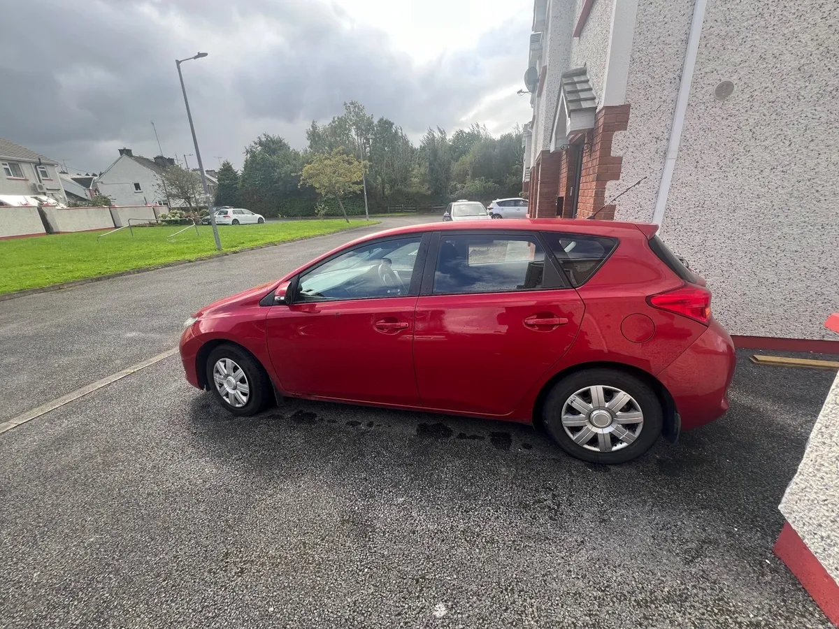 Toyota Auris 2013 - Image 4