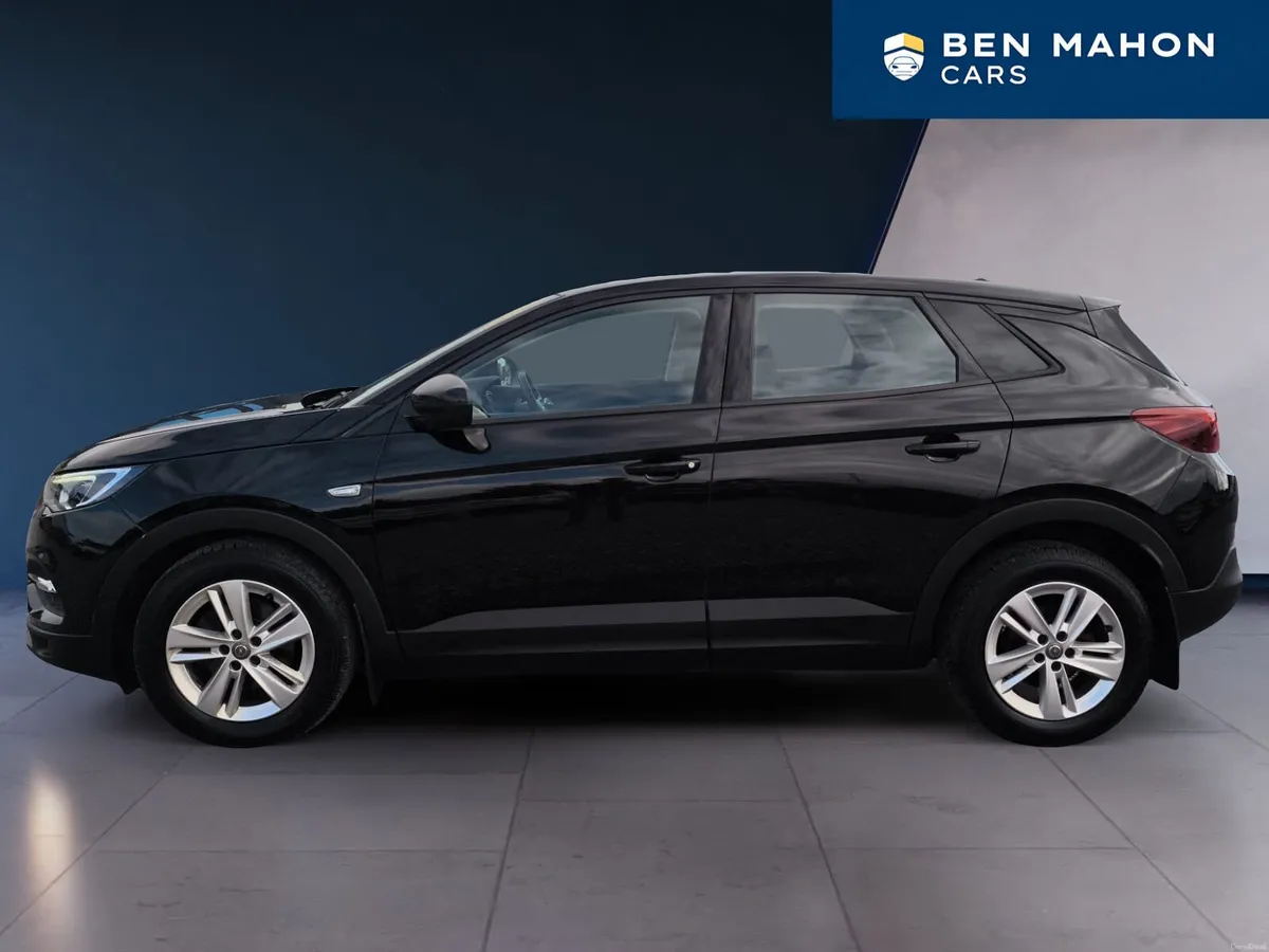 Opel Grandland X 2021 - Image 2