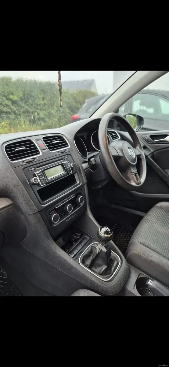 Volkswagen Golf 2011 - Image 2