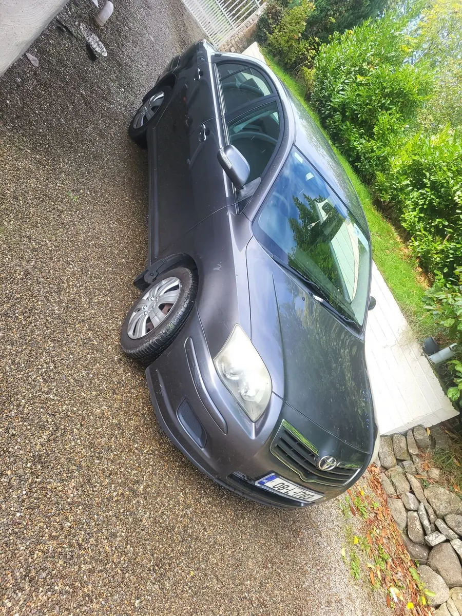 Toyota Avensis 2008 - Image 1