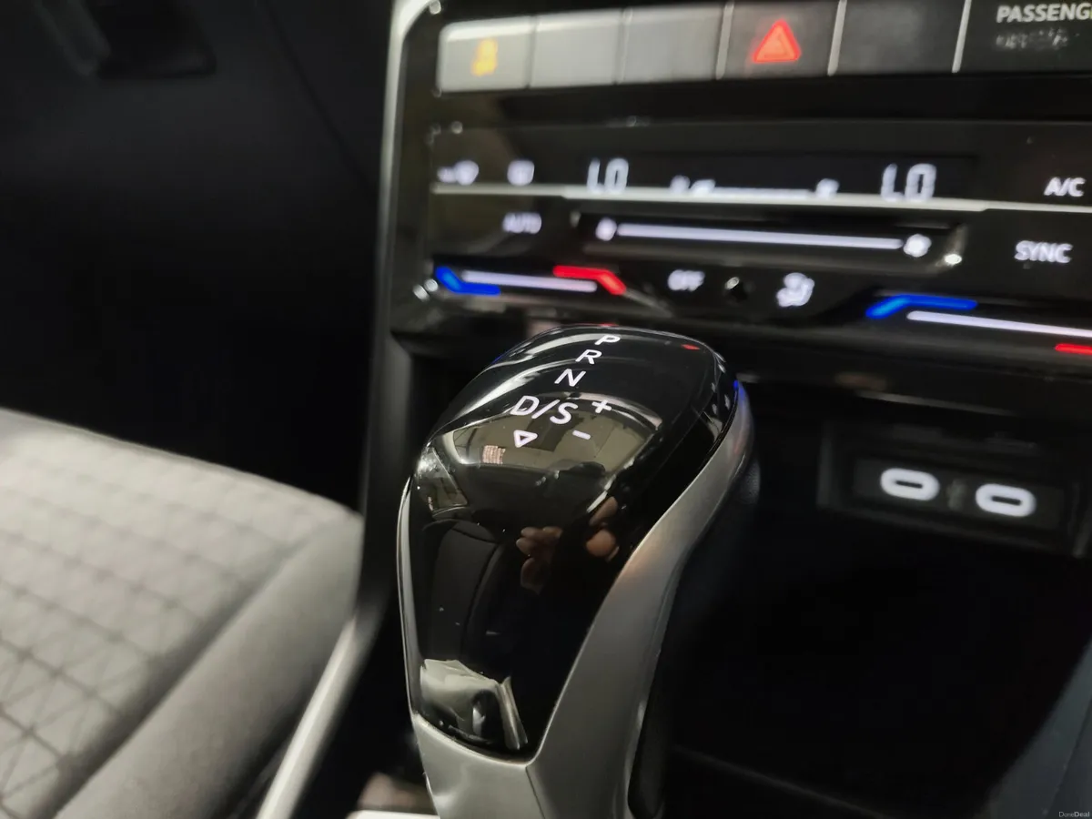 Volkswagen T-Cross 2023 1.0 AUTOMATIC LIFE SPEC EX - Image 2