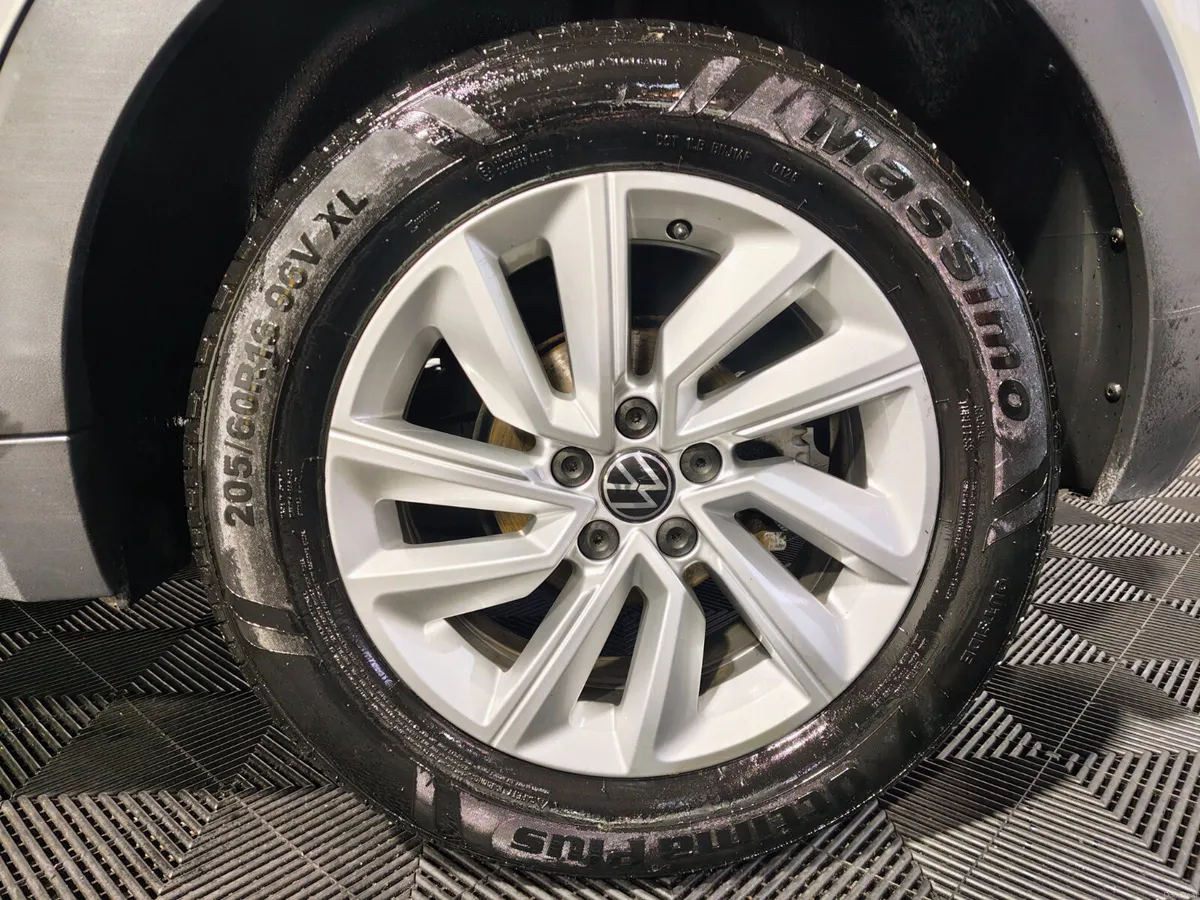 Volkswagen T-Cross 2023 1.0 AUTOMATIC LIFE SPEC EX - Image 4