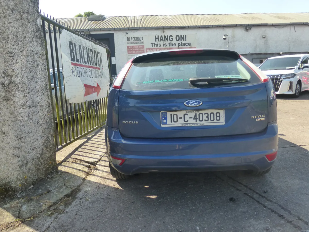 Ford Focus 2010 - Image 3