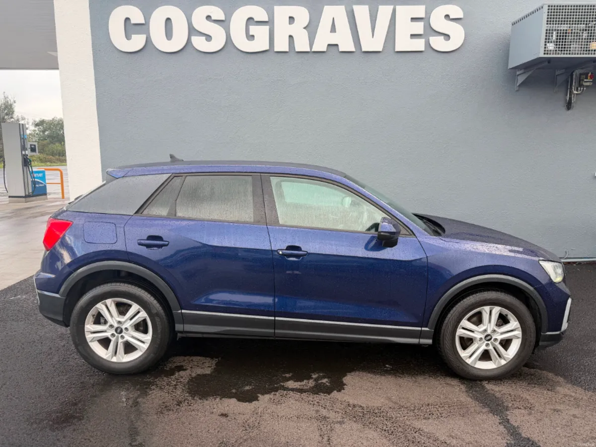 Audi Q2 30 TDI 116HP SE 5DR * APPLE CAR PLAY / PAR - Image 2