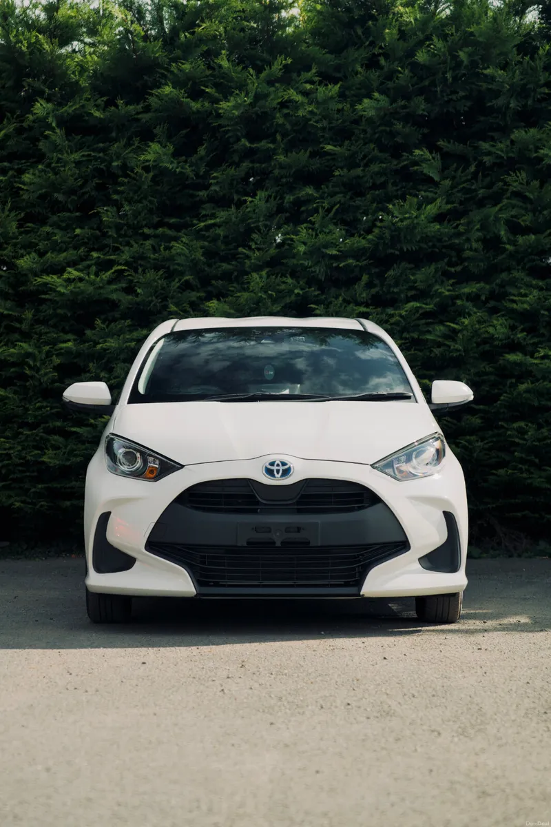 Toyota Yaris 1.5 Hybrid 2023 | Stylish & Efficient - Image 6
