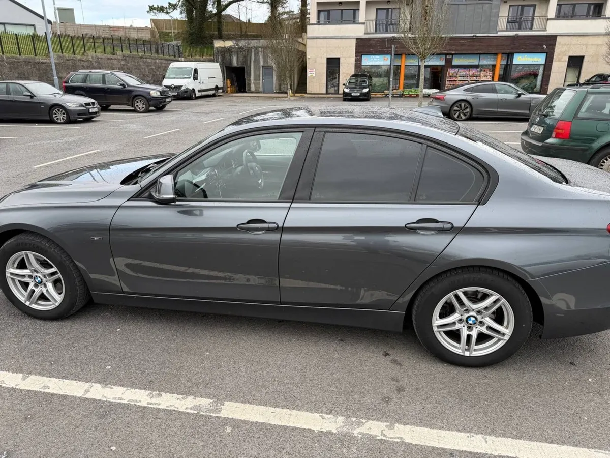 BMW 320d low mileage automatic - Image 5