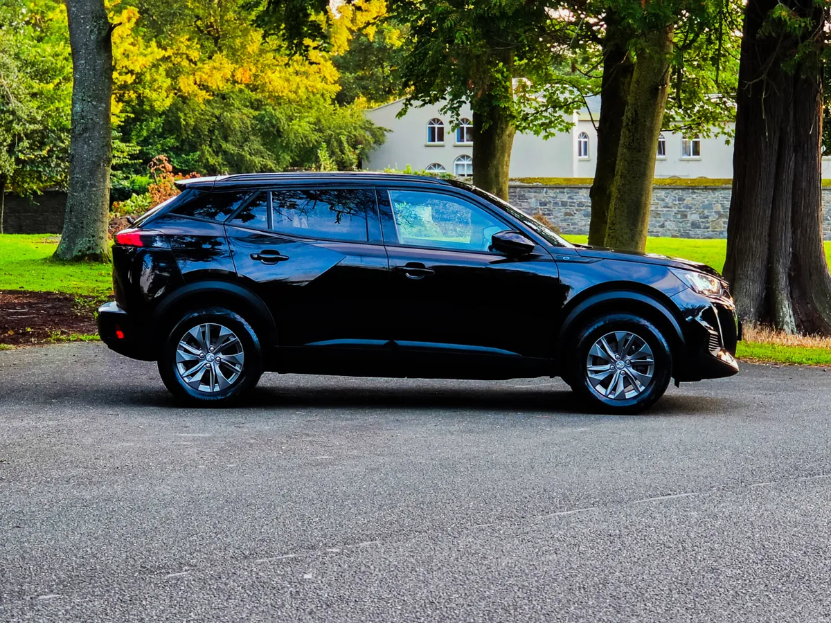 2023 Peugeot 2008 Electric  50 kWh - Image 5