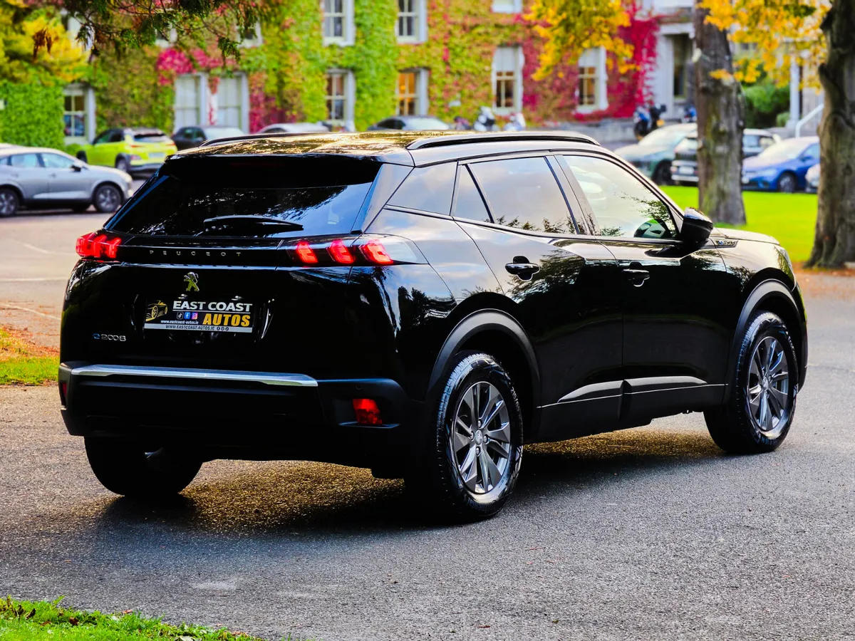 2023 Peugeot 2008 Electric  50 kWh - Image 2