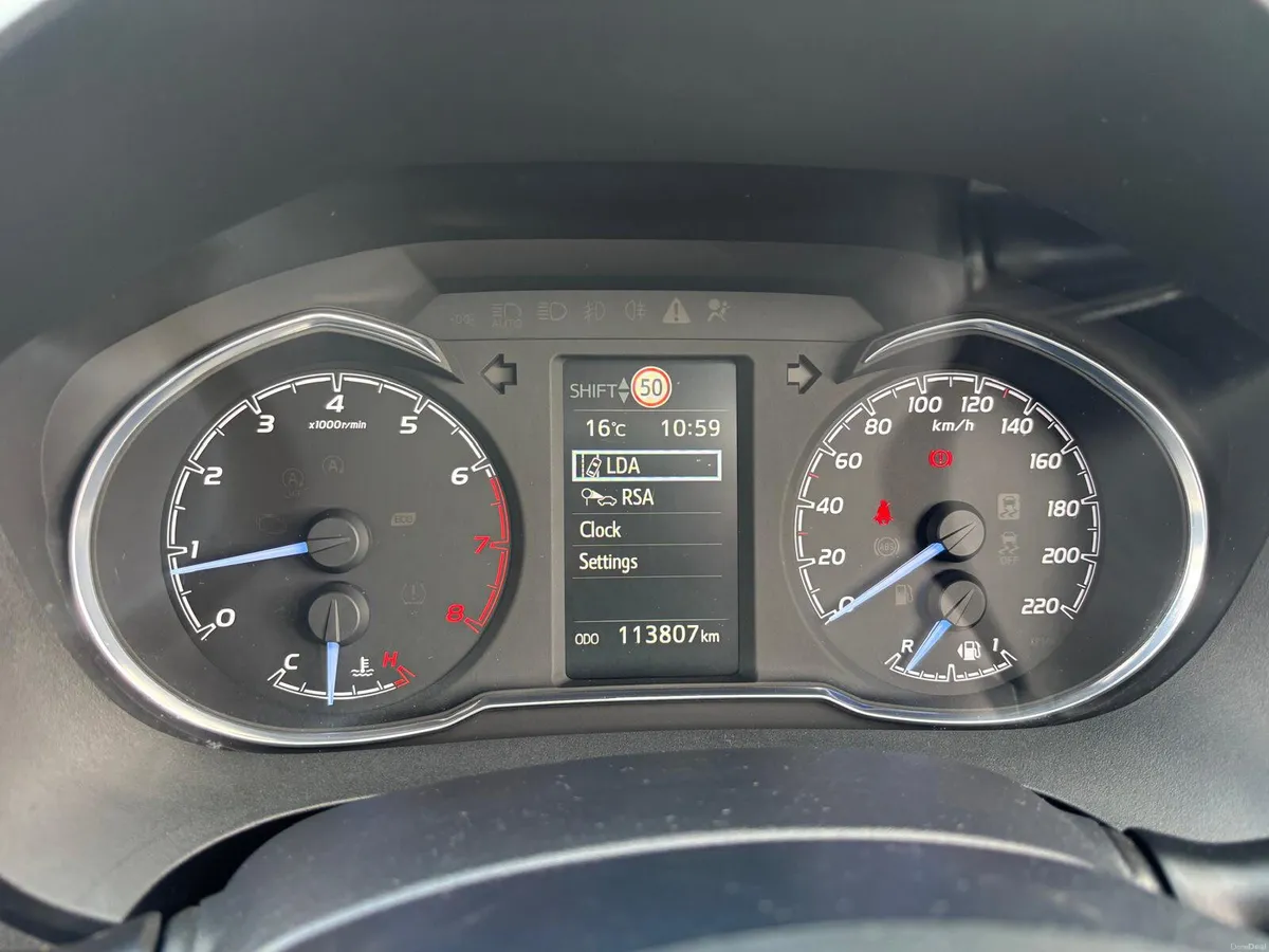 Toyota Yaris 2017  PETROL  LUNA  1.0 - Image 4