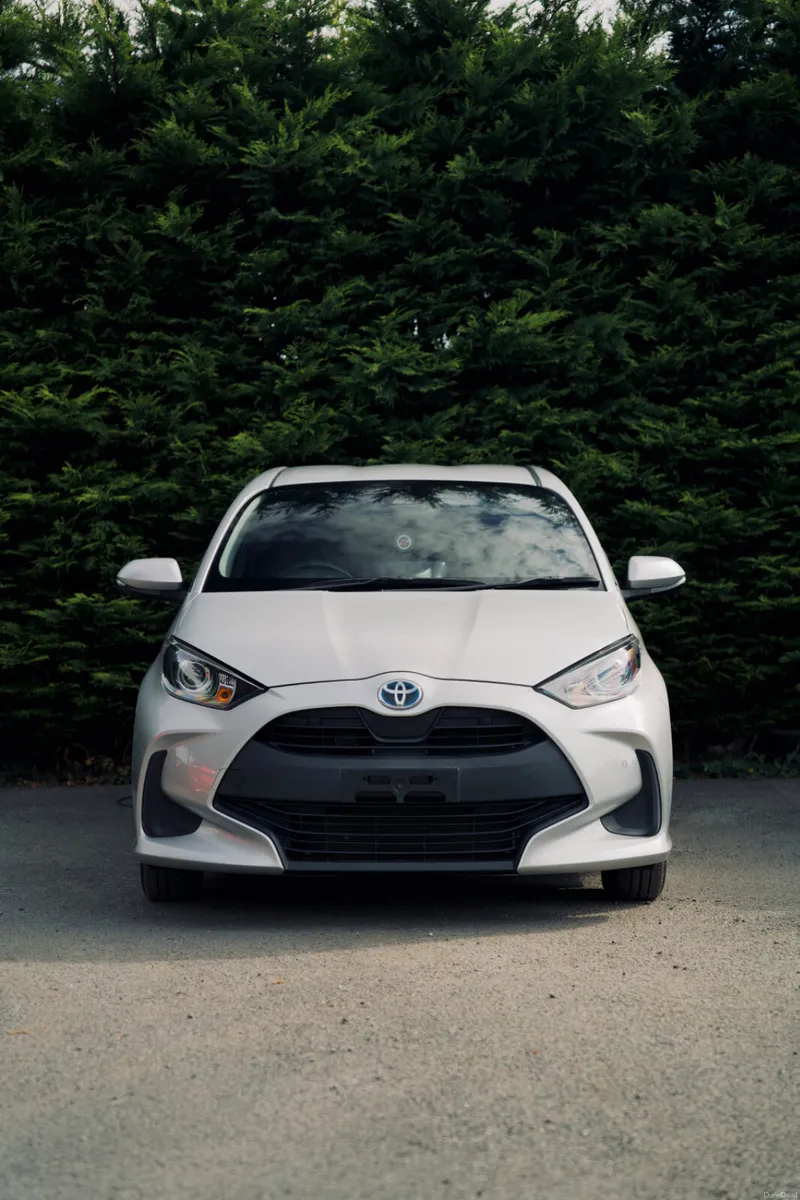 Toyota Yaris 1.5 Hybrid 2022 | Stylish & Efficient - Image 6