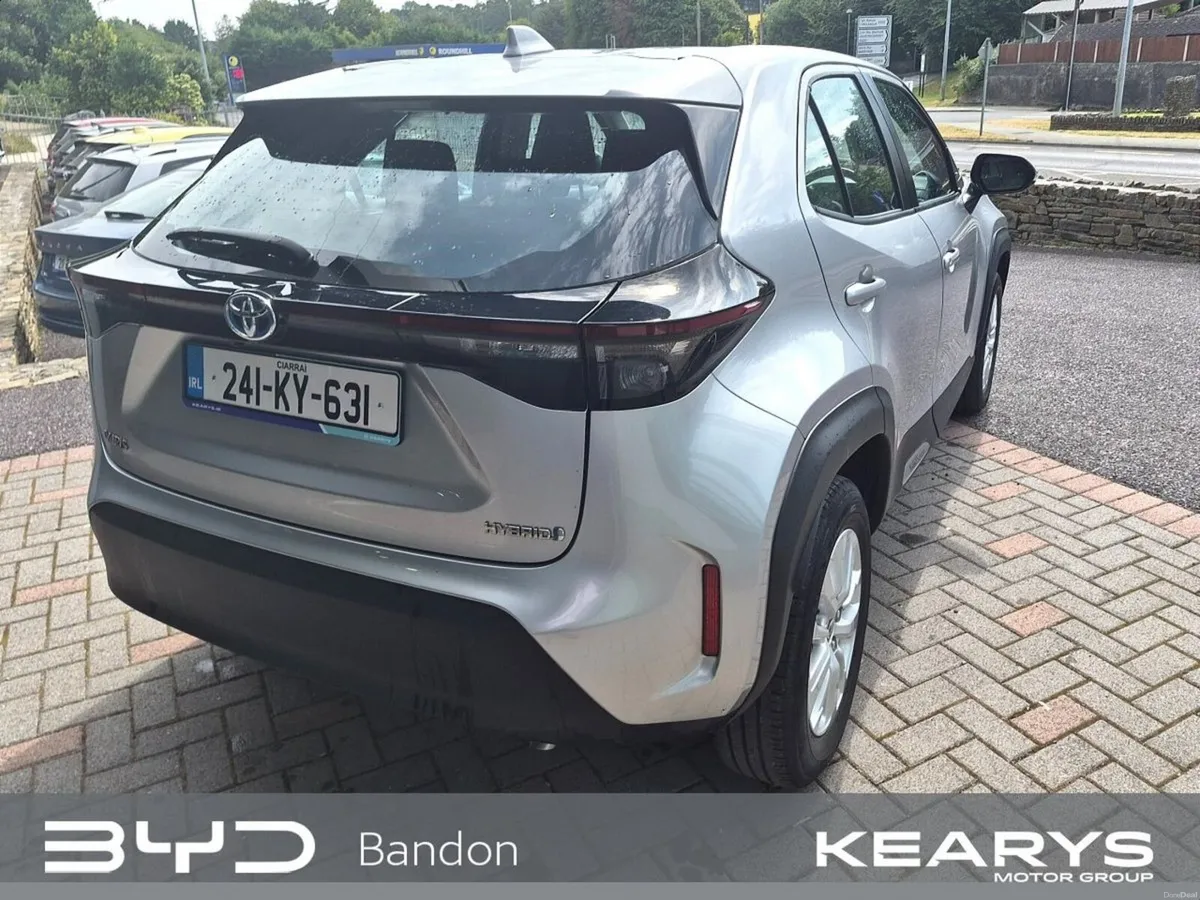Toyota Yaris Cross Hybrid Luna 1.5 Petrol/Electric - Image 5