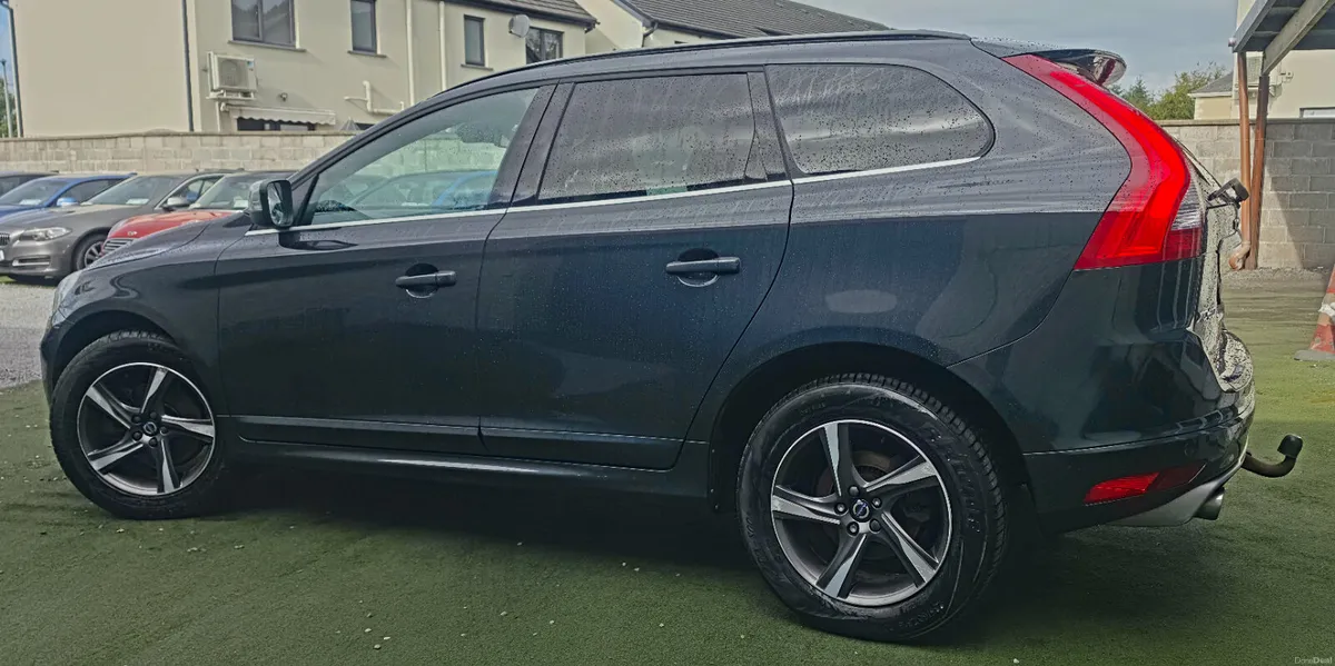 Volvo XC60 AWD D5 2.4TD AUTO R-DESIGN  220BHP - Image 3