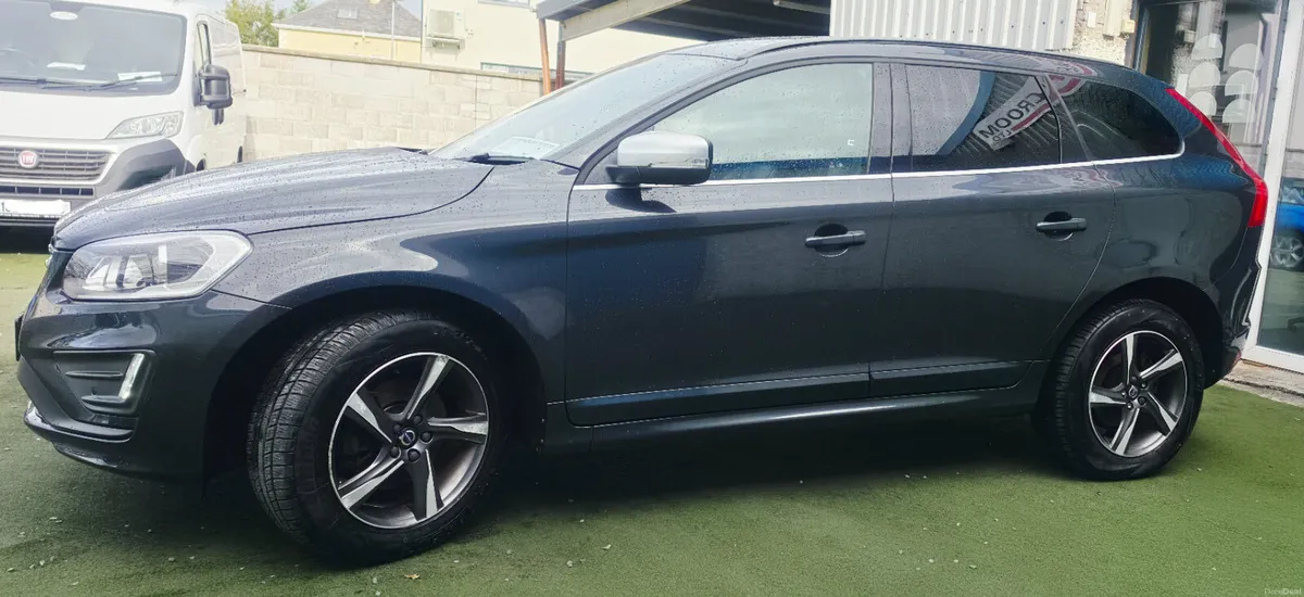 Volvo XC60 AWD D5 2.4TD AUTO R-DESIGN  220BHP - Image 2