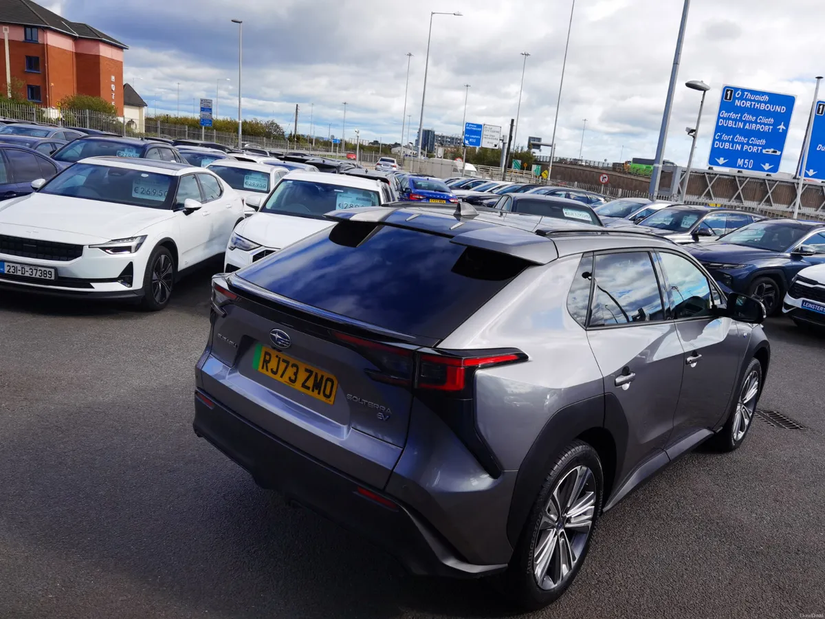 Subaru Solterra TOURING EV AWD 2023 - Image 4
