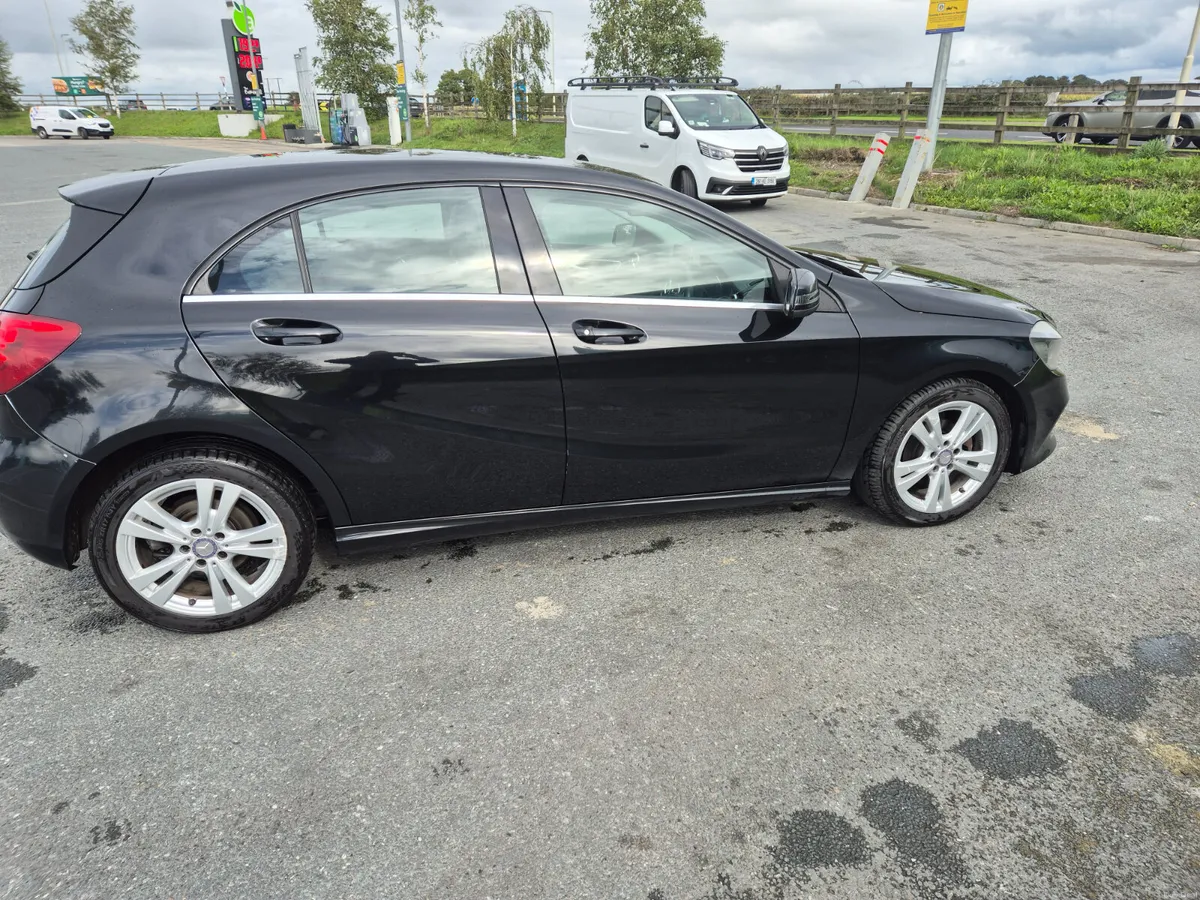 Mercedes-Benz A180 Diesel, Manual. 2016 - Image 2