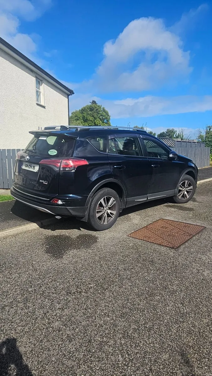 Toyota RAV4 2017 - Image 2