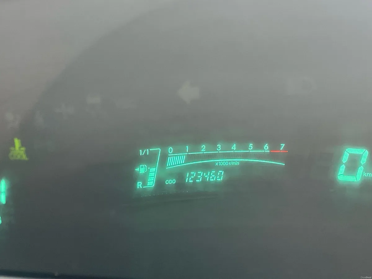 Toyota Yaris (low kms)1.0l Petrol - Image 5