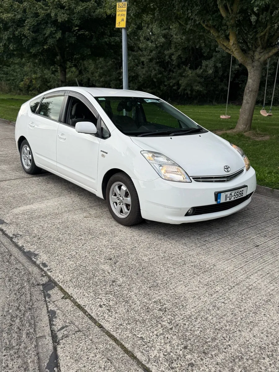 Toyota Prius AUTO / NCT 7/27 / 141k kms*** - Image 1