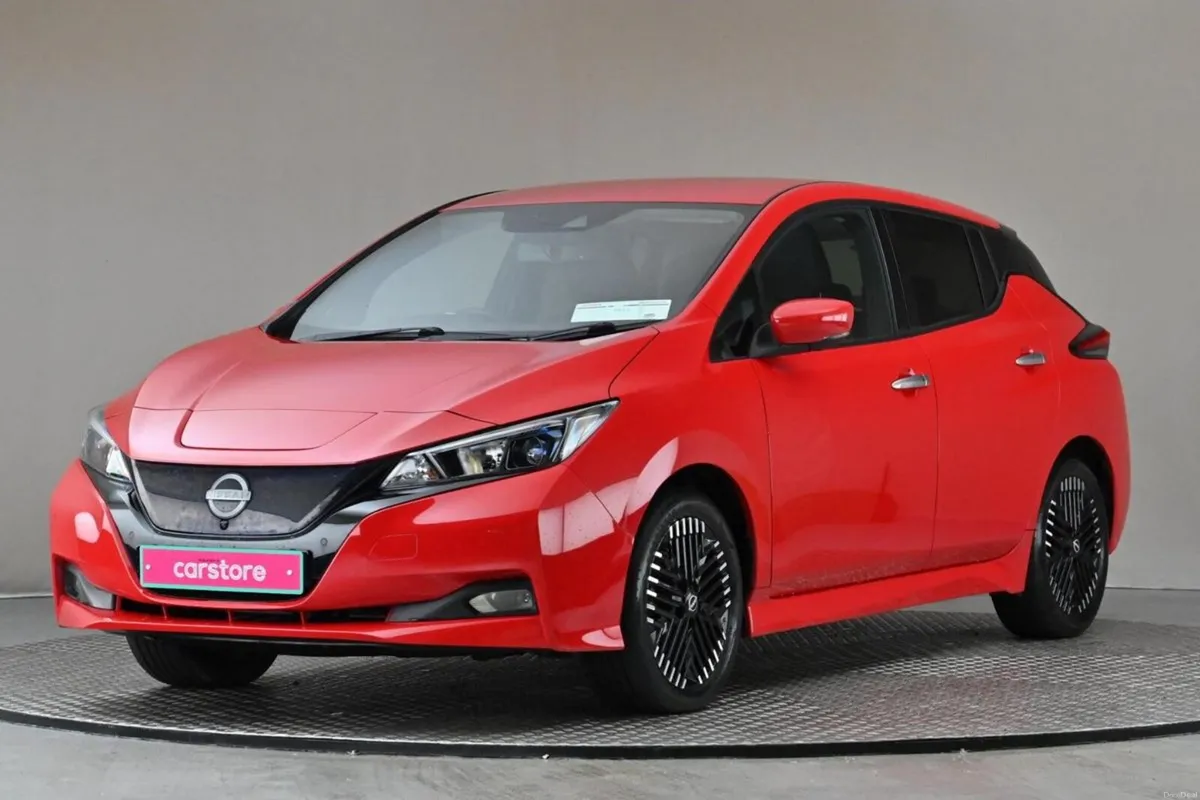 Nissan Leaf EV N-CONNECTA 40 KWH **HALF LEATHER**3 - Image 3