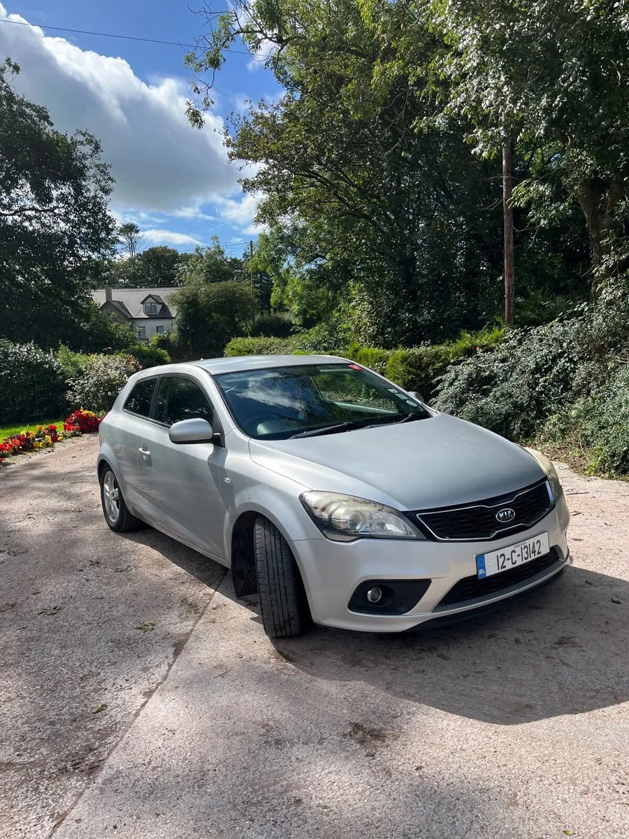 Kia Ceed 2012 - Image 1