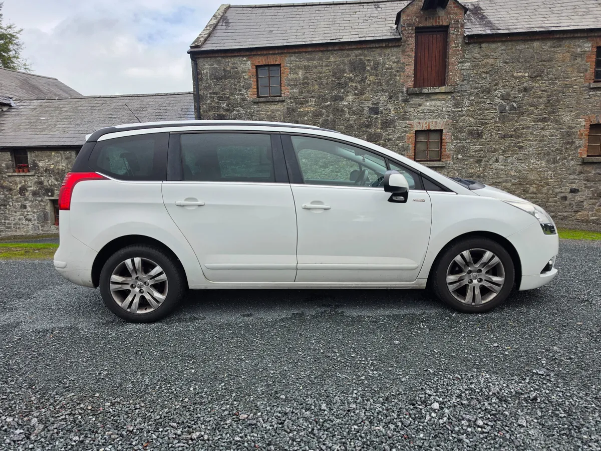 Peugeot 5008 ( NCT and TAX ) 1 owner !! - Image 3