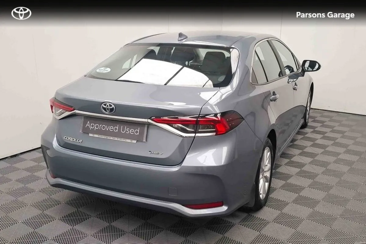 Toyota Corolla COROLLA SALOON LUNA - Image 2