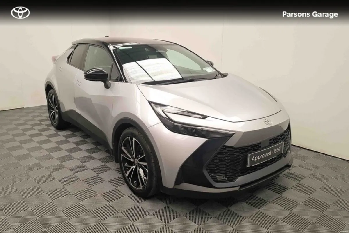 Toyota C-HR Hybrid Sol - Image 1