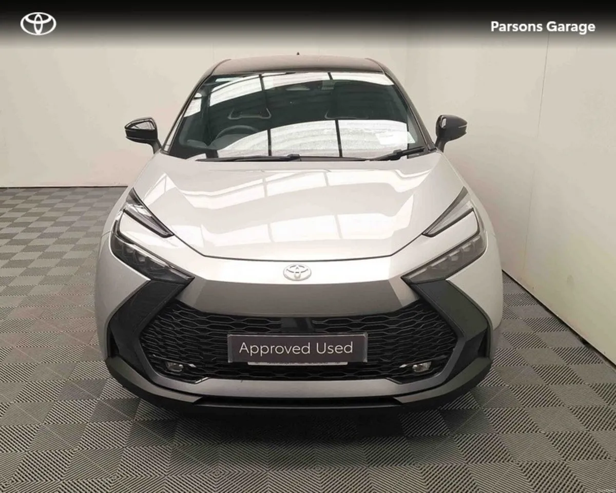 Toyota C-HR Hybrid Sol - Image 5