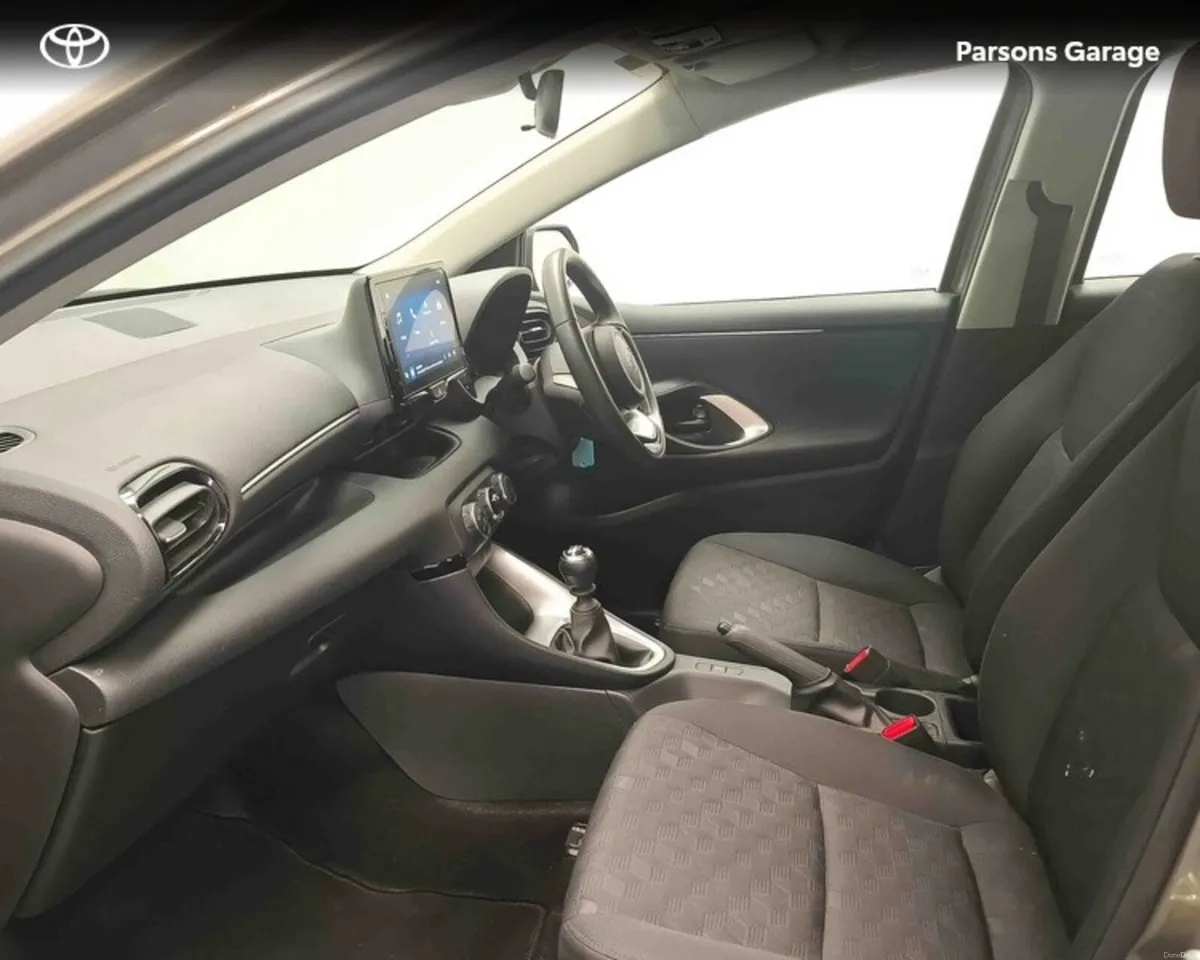Toyota Yaris 1.5 LUNA - Image 6