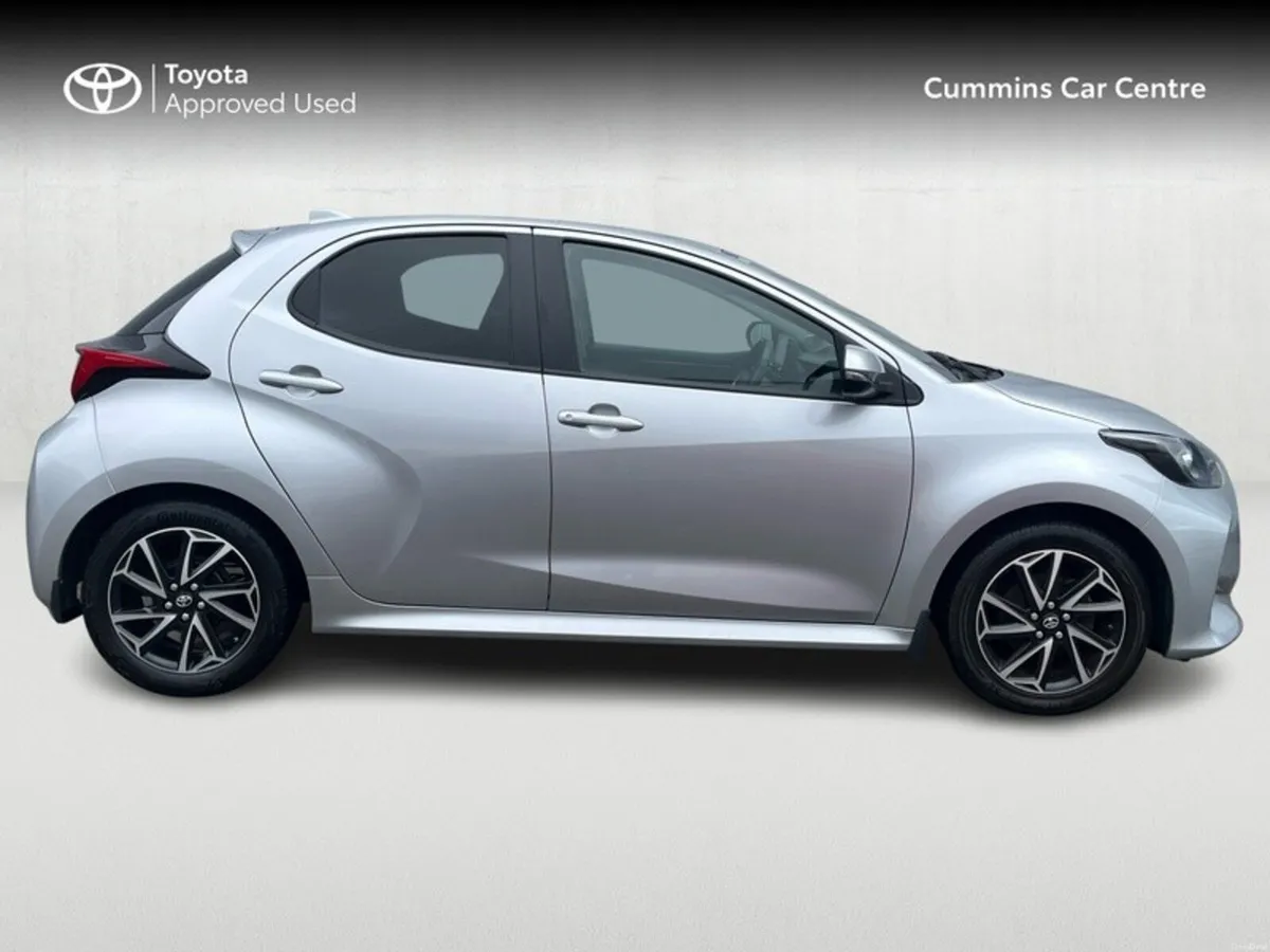 Toyota Yaris 1.0 LUNA SPORT 4DR - Image 3
