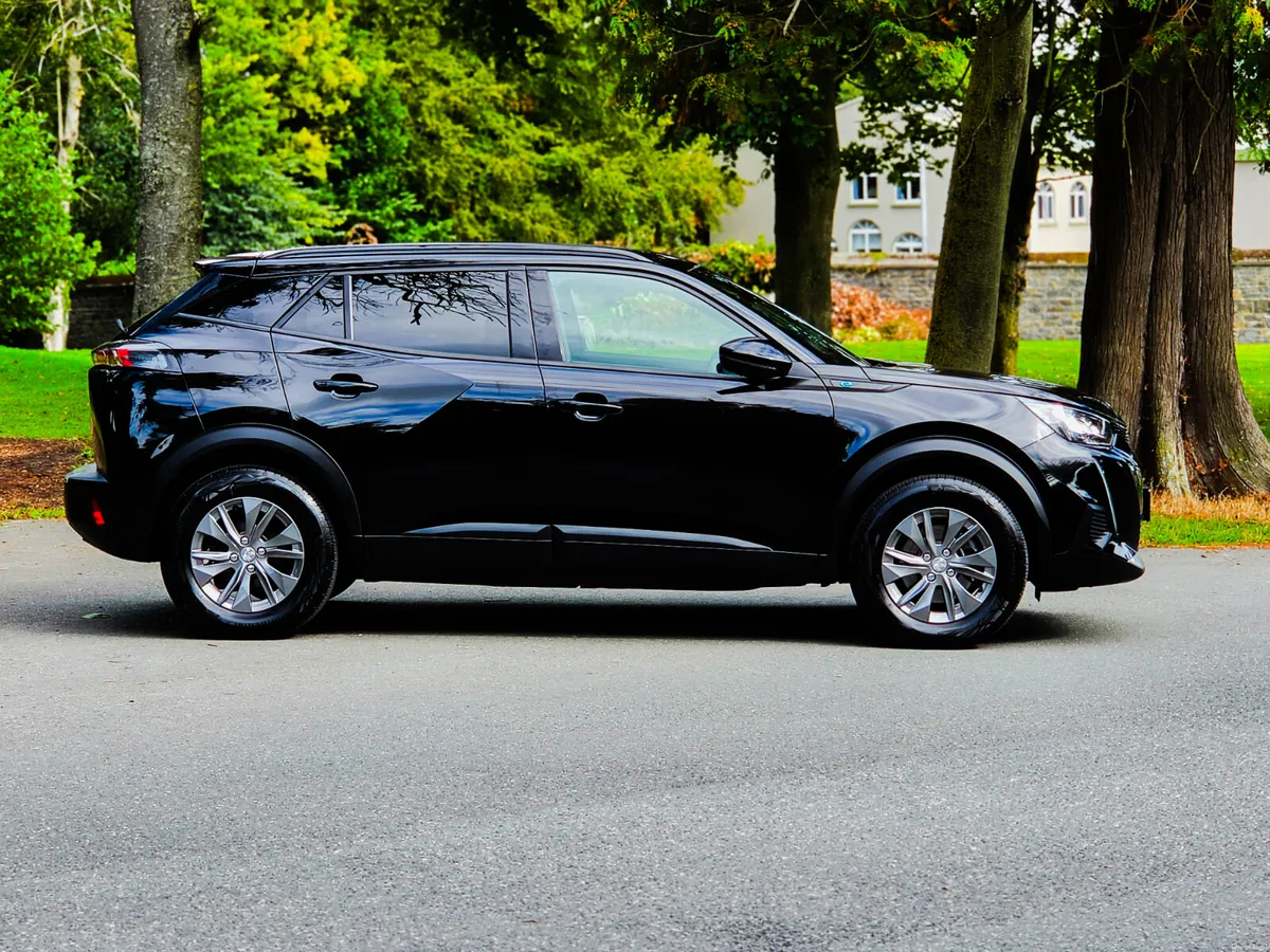 2023 Peugeot 2008 Electric  50 kWh - Image 5